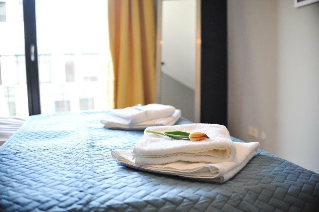 3D Szlak 77 Apartament Kraków Exteriör bild